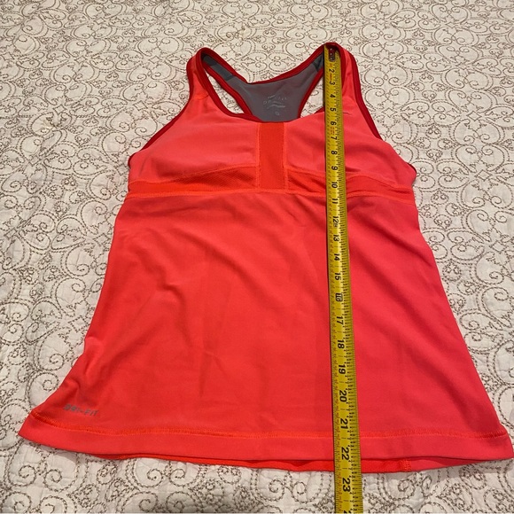 Nike Dri-Fit Women’s Workout Tank Top - Picture 5 of 9